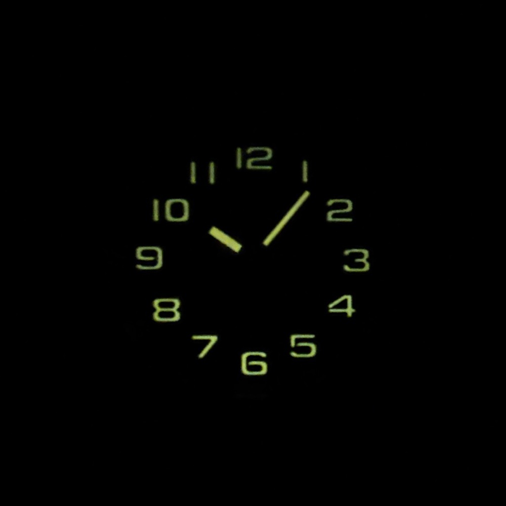 Seiko Solar Chronograph with Luminous Hands and Numbers - Picture 2 of 5